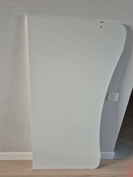 Biurko gamingowe białe, regulowane czarne nogi