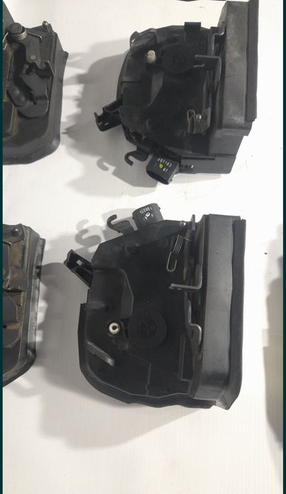 Замок дверей BMW X5 E53 Замок дверний бмв х5 запчастини шрот