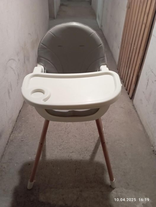 Nowoczesne krzesełko do karmienia Amelia 3w1 od Moby-System