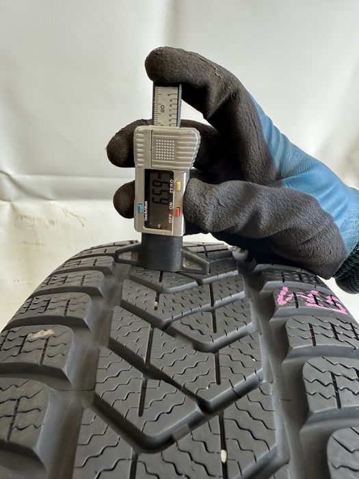 215/65/16 Pirelli Sottozero 3 98H (571)