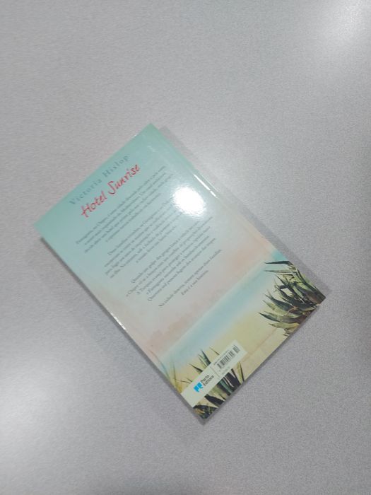Livro | Hotel Sunrise • Victoria Hislop | NOVO