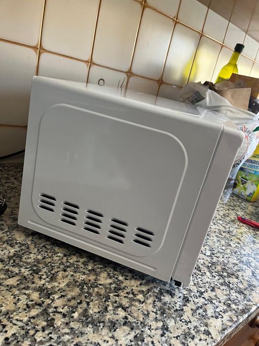 Microondas Electronia branco praticamente novo e dentro da garantia