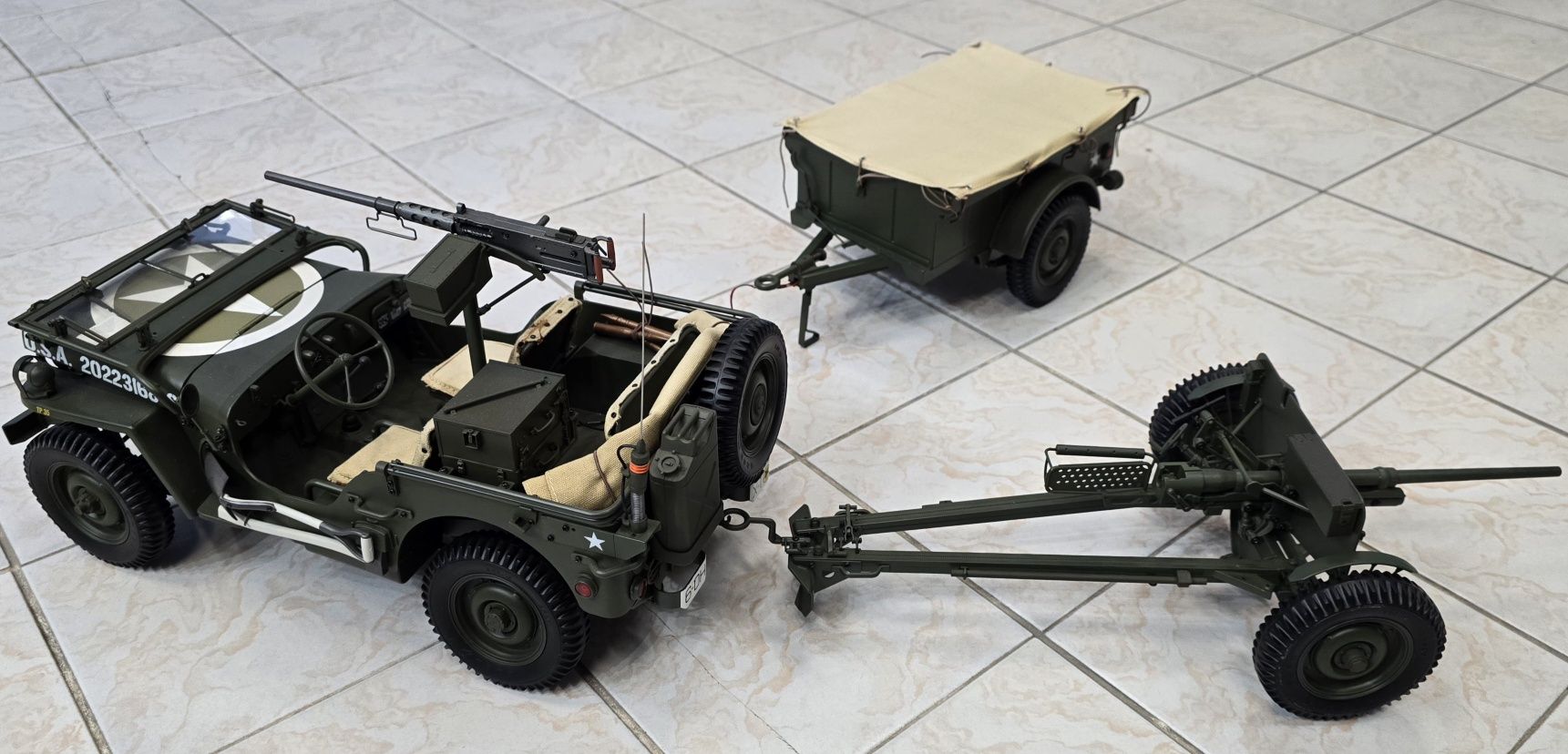 Jeep Willys + przyczepka + armata, model 1:8, kompletny