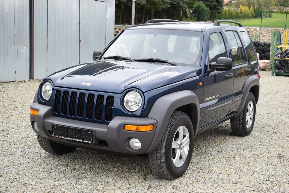 Jeep Cherokee 2.5 CRD Manual 4x4 Blacharka perfekt z Włoch