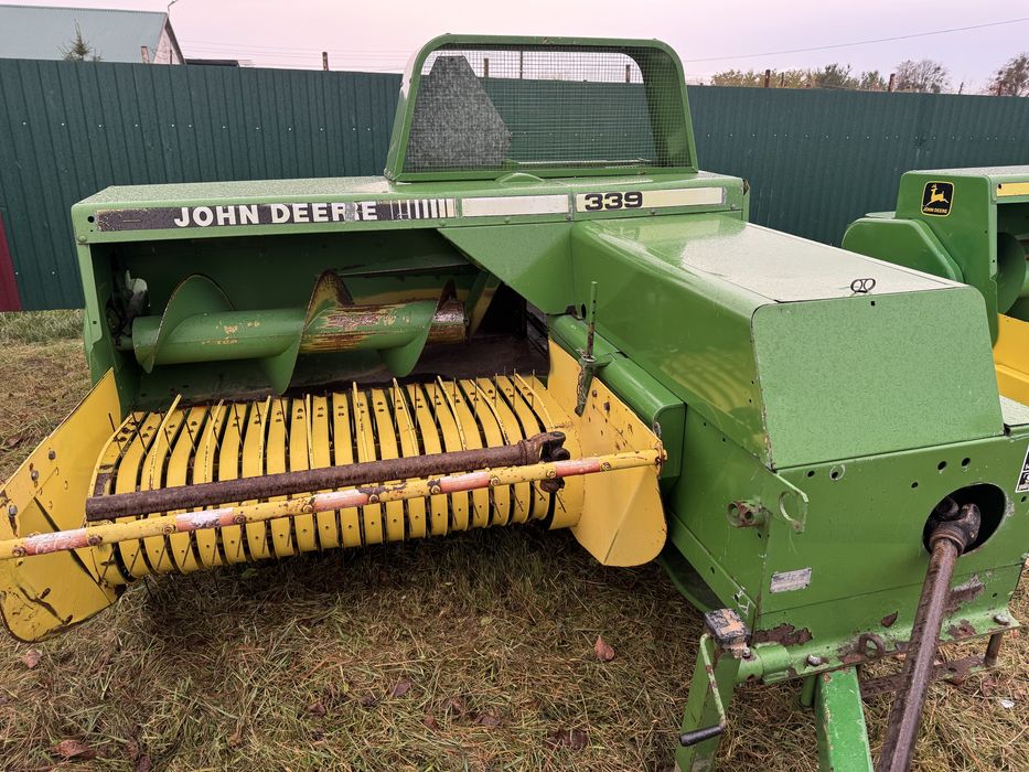 Тюковий Прес Підбирач Пресс подборщик JOHN DEERE 339 (як 330,332,336)