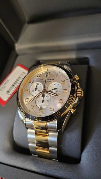 Szwajcarski zegarek Victorinox FieldForce Chrono datownik złoty srebrn