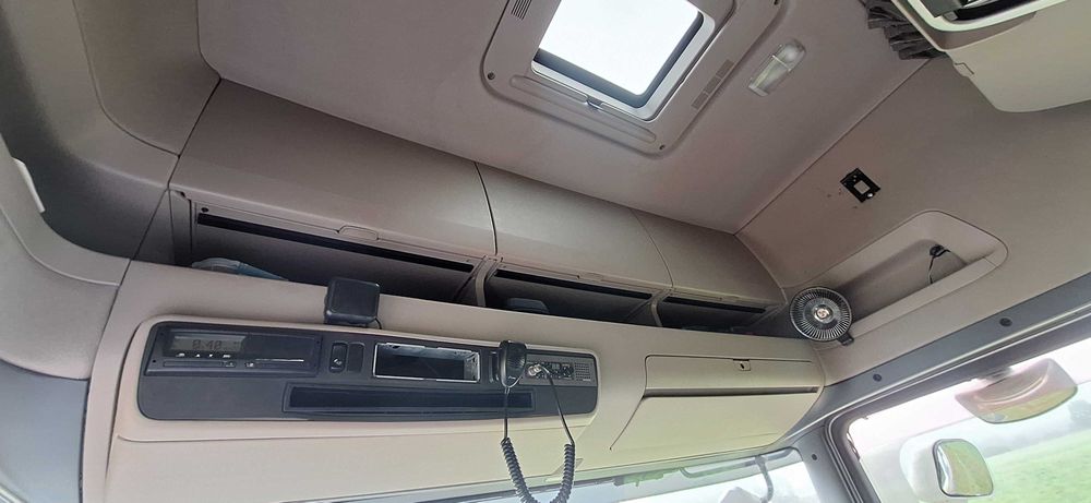 Scania r450 low-deck