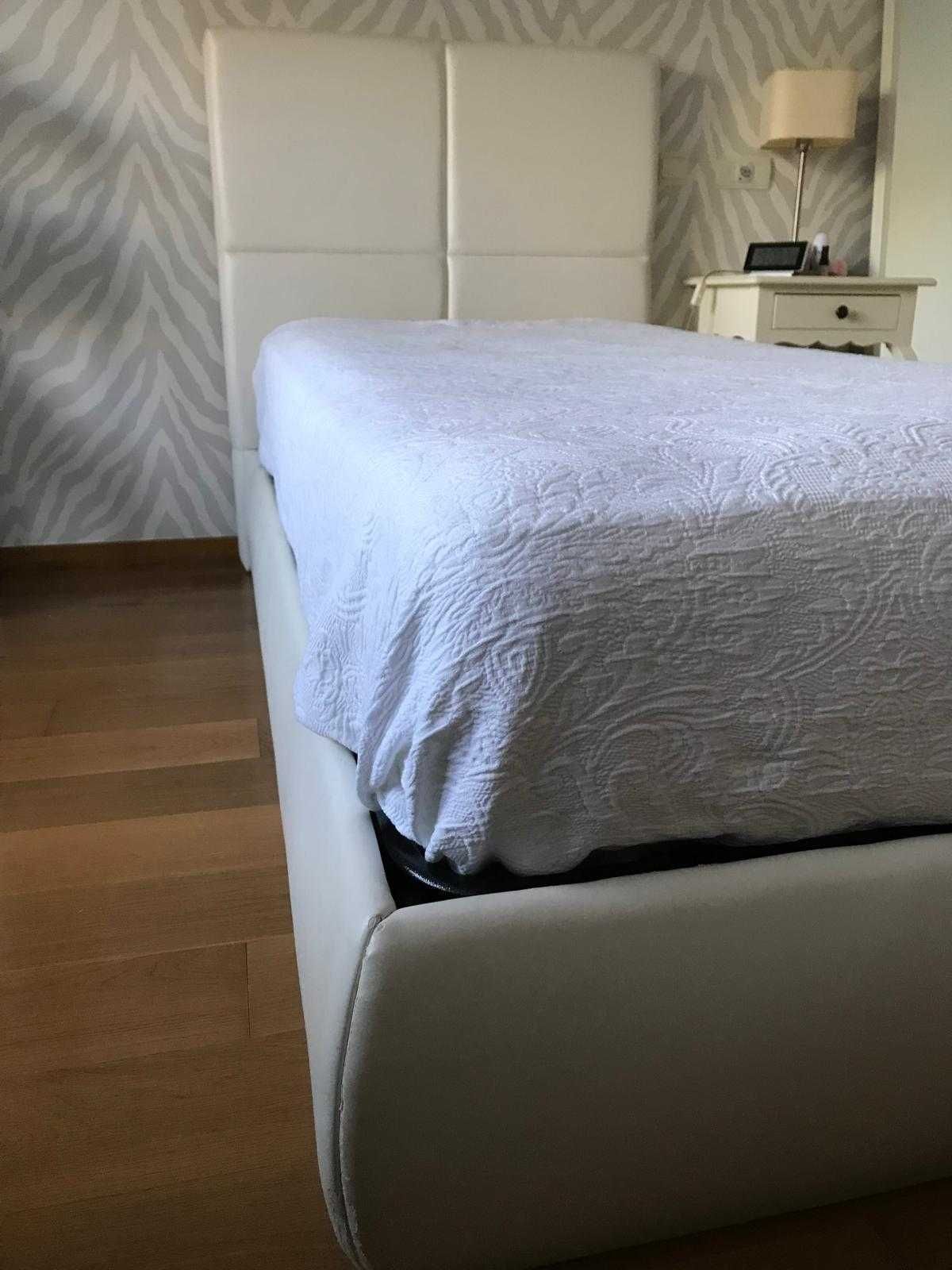 Cama branca Individual