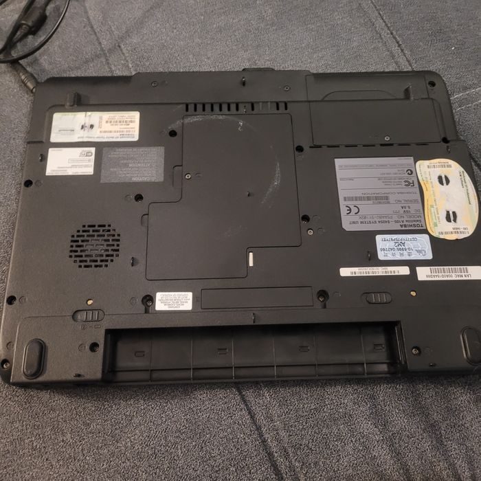 Laptop sprawny  Toshiba Satelite 17