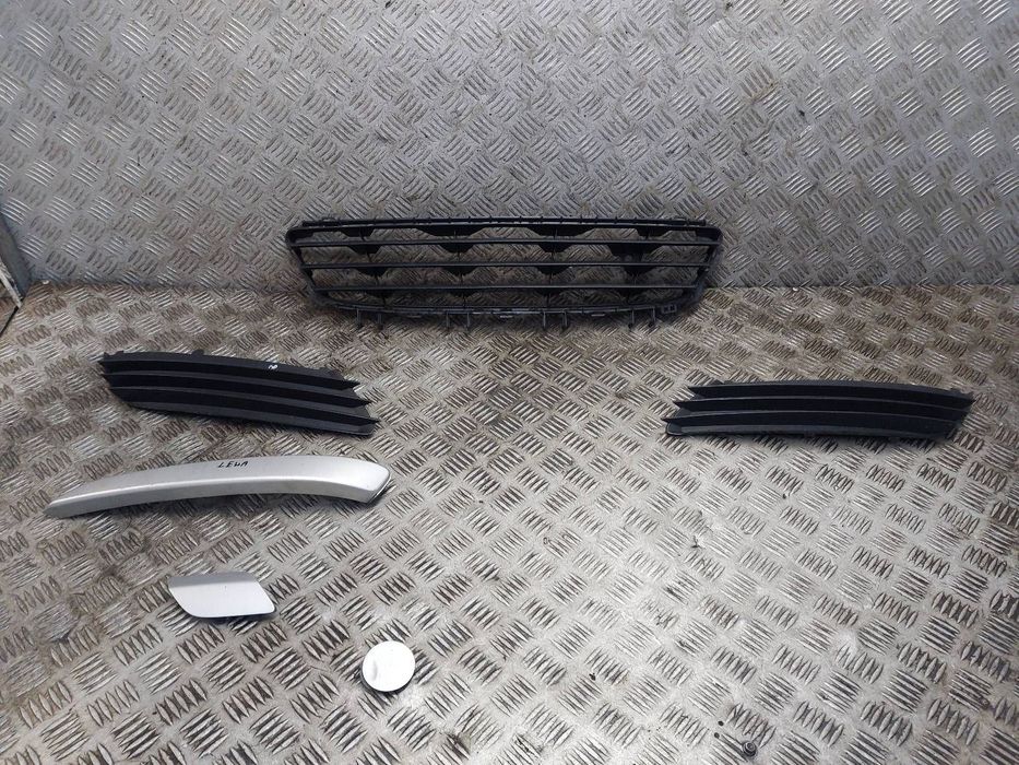 KRATKA ZDERZAKA PRZÓD KOMPLET + ZAŚLEPKA UCHA LISTWA OPEL ASTRA H Z157