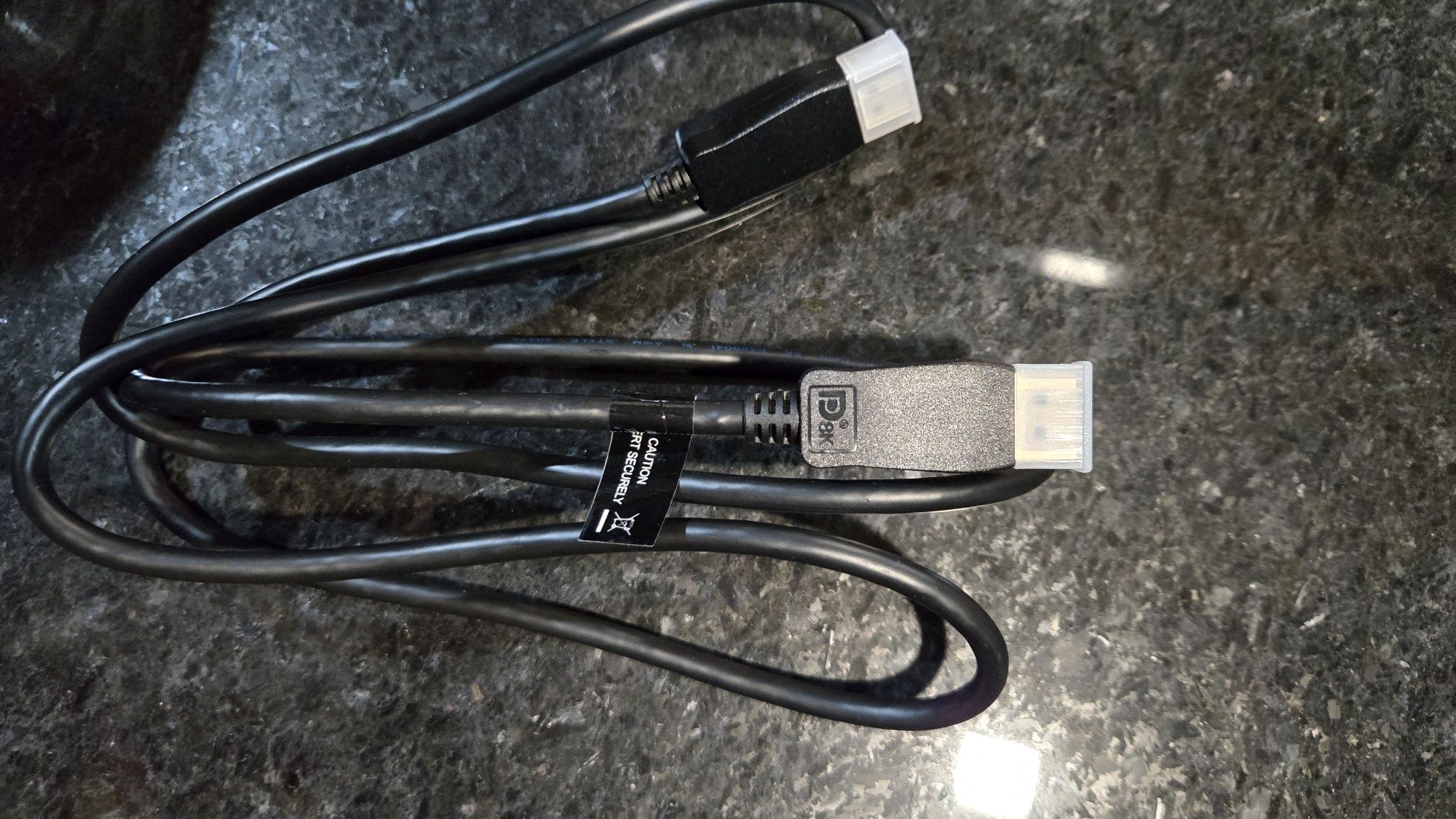 Cabos displayport e Hdmi e micro Hdmi 4k e 8k