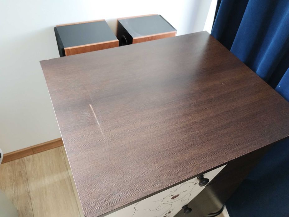 Łóżeczko dziecięce z szufladą i komoda z przewijakiem