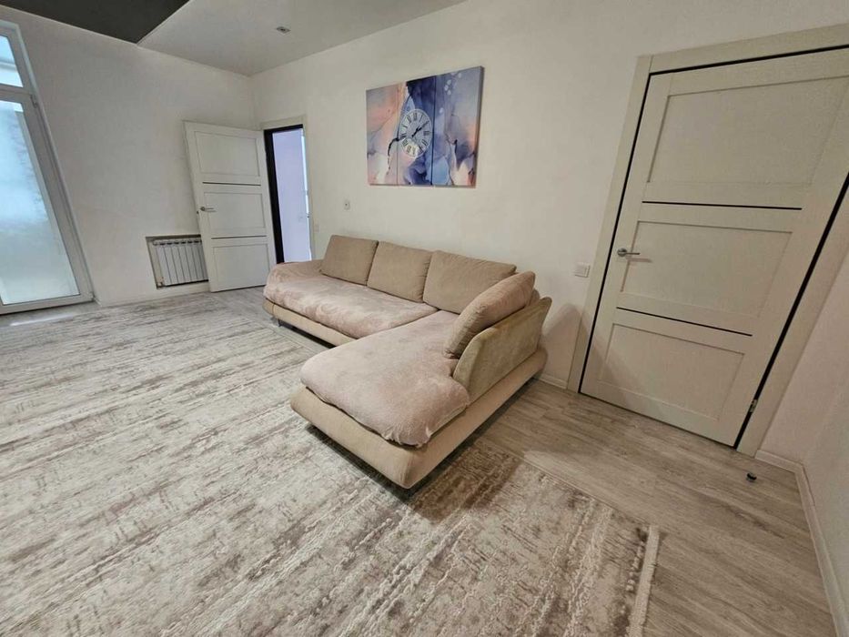 Продам 3-к квартиру (91м2) в кирпиче, ж/м Солнечный, пер. Любарского