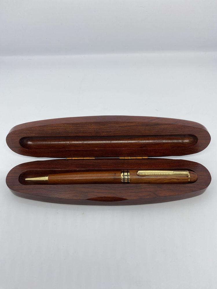 Шариковая деревянная ручка в девевянном футляре Albero Ode Wood