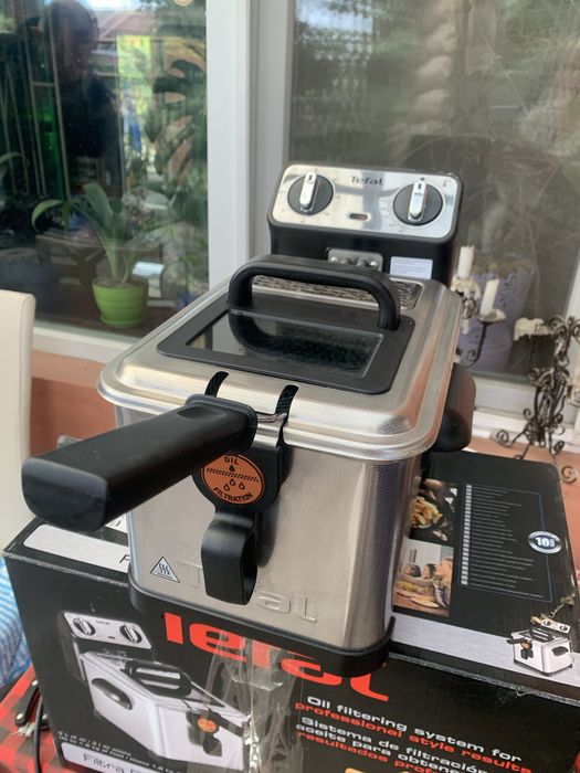 Продам фритюрницу новую!