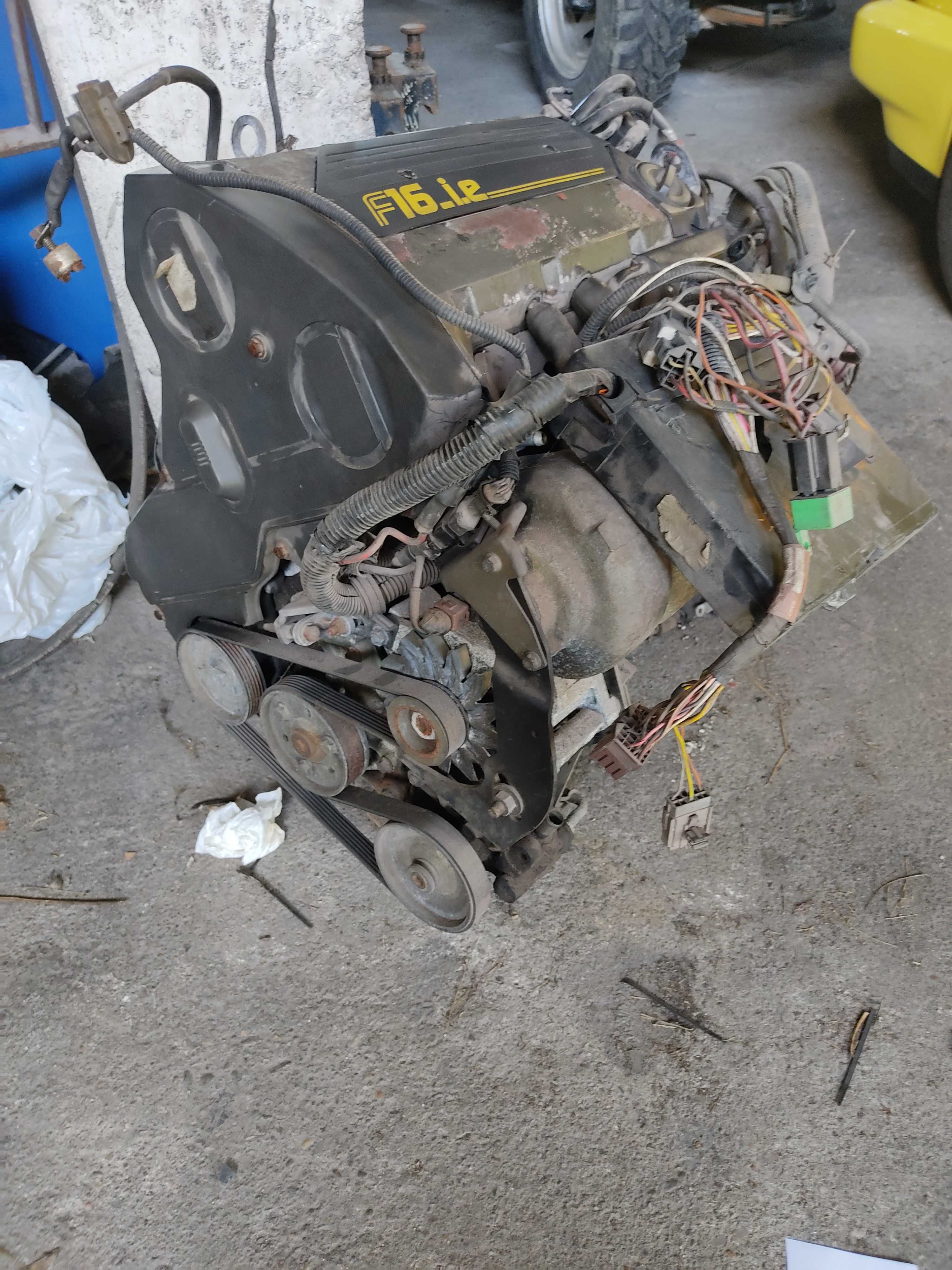 Motor Renault F16 i.e. + caixa velocidades