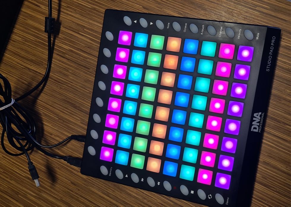 DJ DNA professional STUDIO PAD PRO - kontroler pad MIDI USB KOMIS
