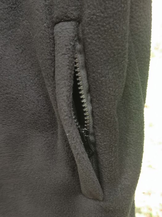 Кофта з флісу з кишенями на замках