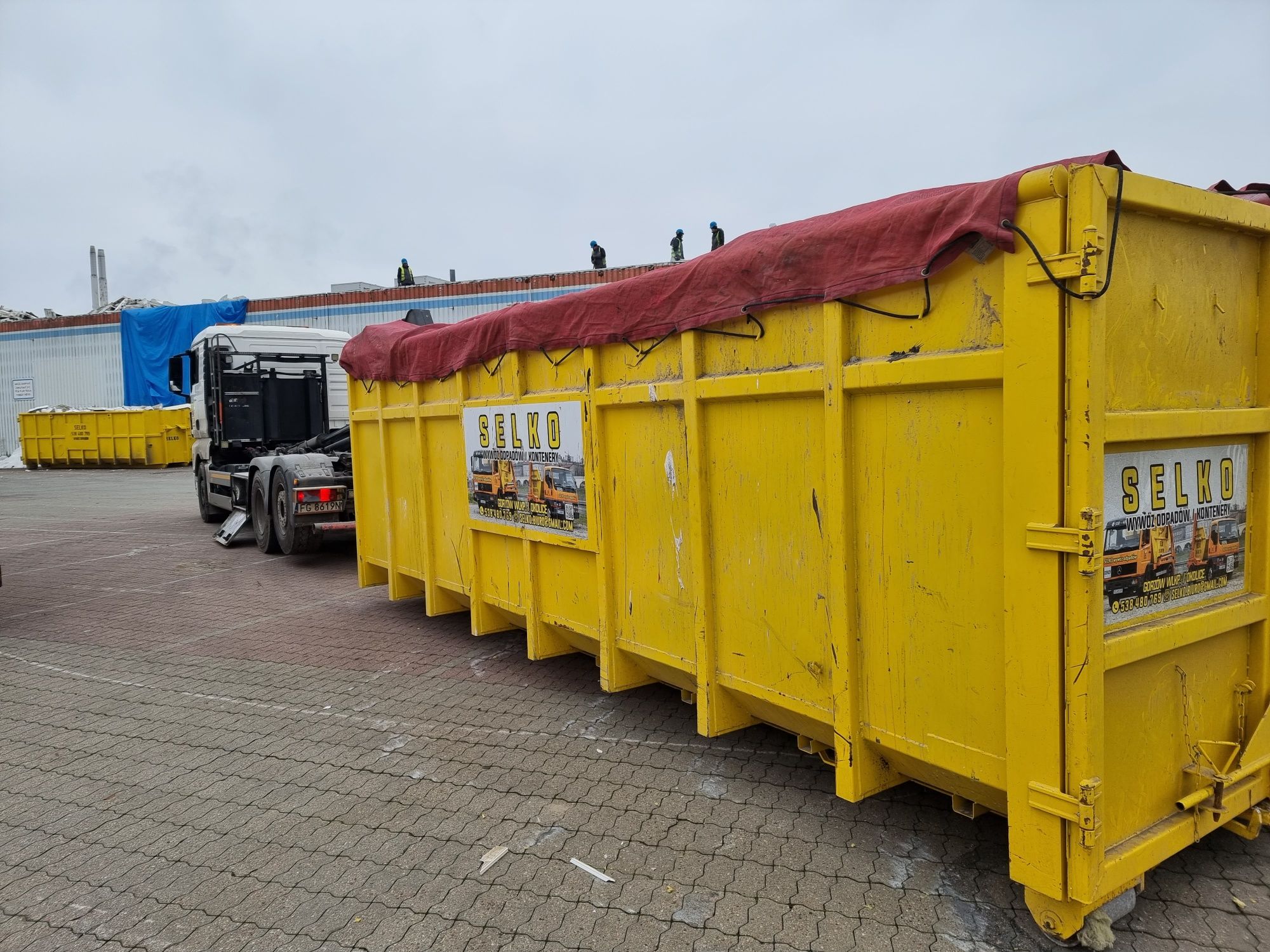 Kontenery skip na gruz śmieci wywóz gruzu odpadów Gorzów SELKO