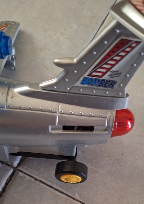 Avião Militar AirWar c/ Luzes e Som