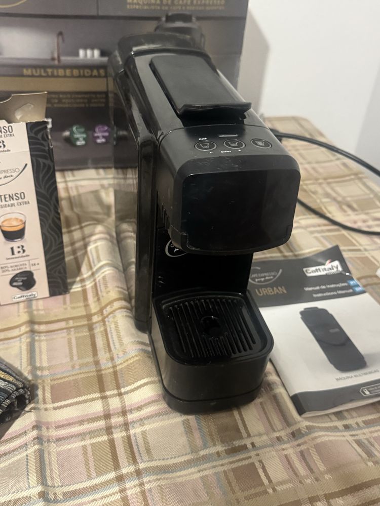 Máquina café Capsulas como nova (Oferta 7 cápsulas)