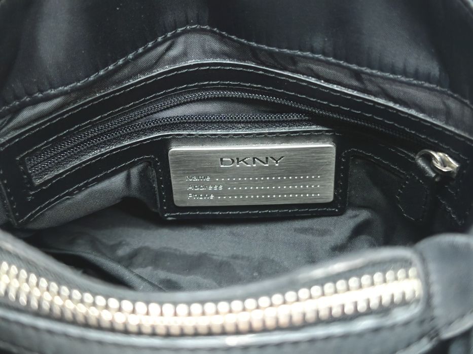 Torebka DKNY czarna logowana
