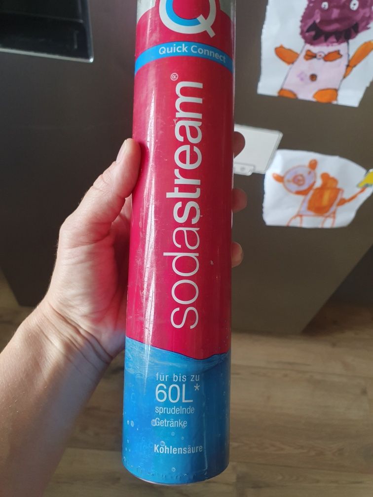 Różowy cylinder Sodastream 60l