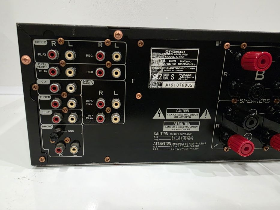 Ceniony wzmacniacz stereo Pioneer A-656.