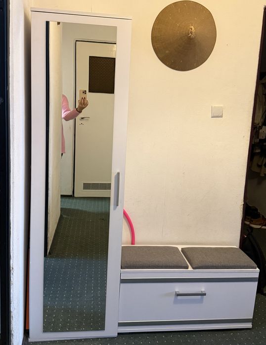 Zestaw mebli na korytarz