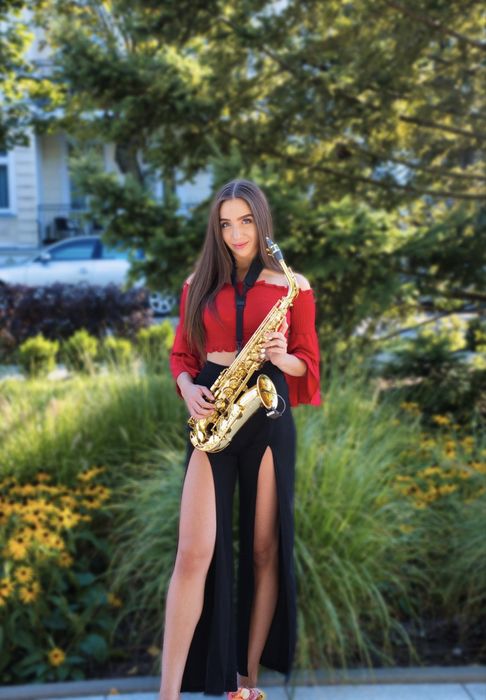 Saksofonistka, muzyka na żywo, oprawa muzyczna