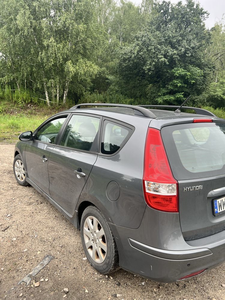 Sprzedam Hyundai I30 uszkodzony.
