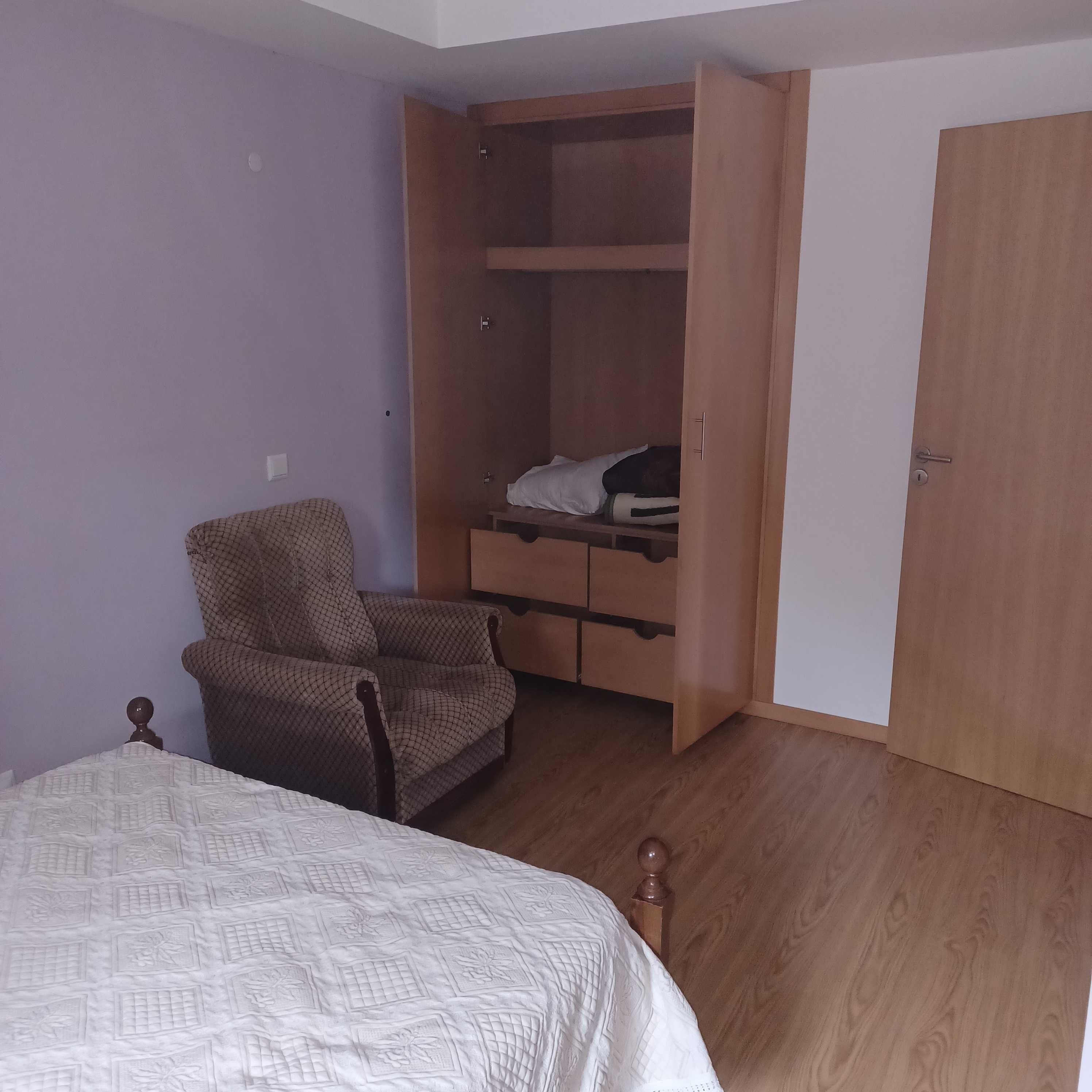 Quarto próximo da faculdade de desporto de Coimbra. Single ou duplo.