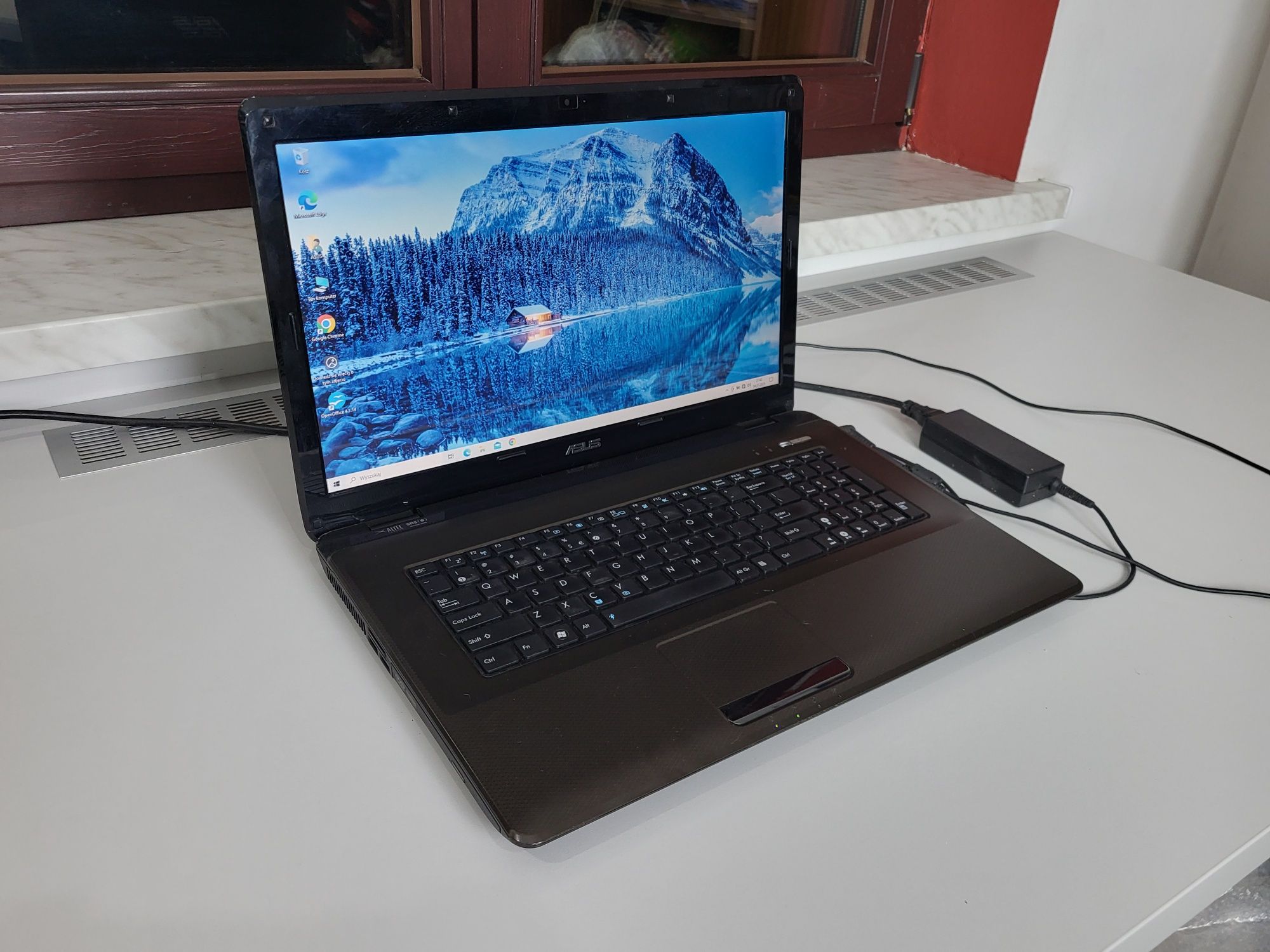 Laptop ASUS K72F + zasilacz Windows 10 Intel(R) Pentium(R)