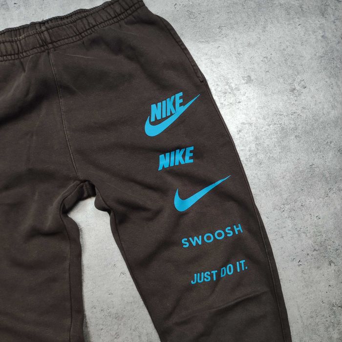 MĘSKIE Spodnie Dresowe Sport Joggery Brąz Duże Logo Nike Air Max Gym