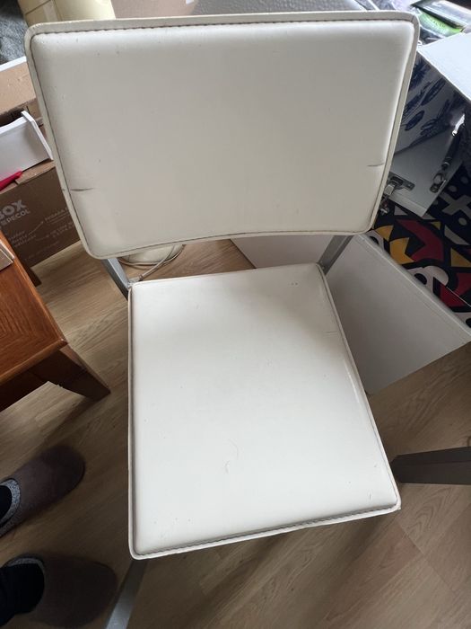 Mesa extensivel em vidro com 4 cadeiras