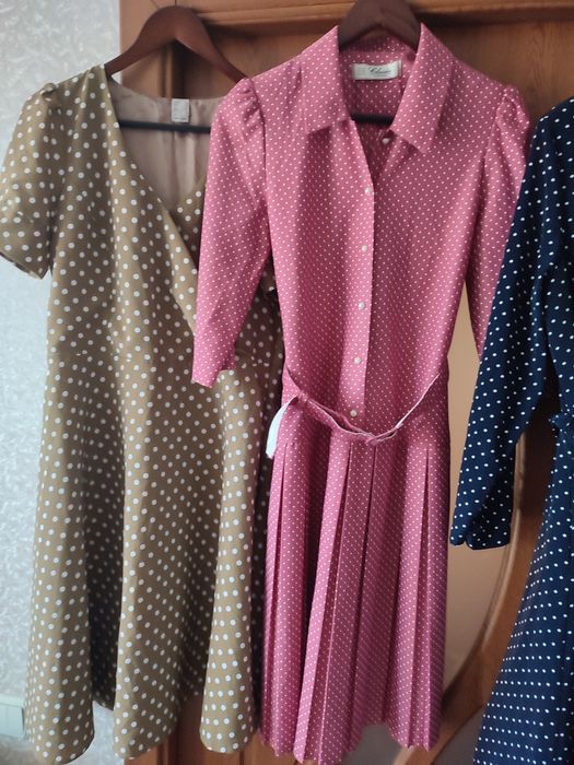 Продаю юбки  гафре 2 шт.цена 150 гр
