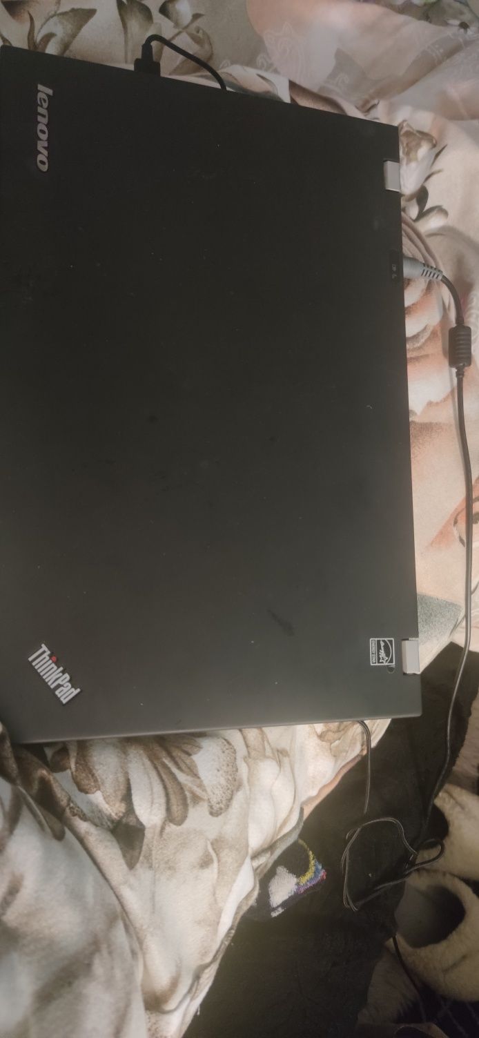 Sprzedam laptopa LENOVO