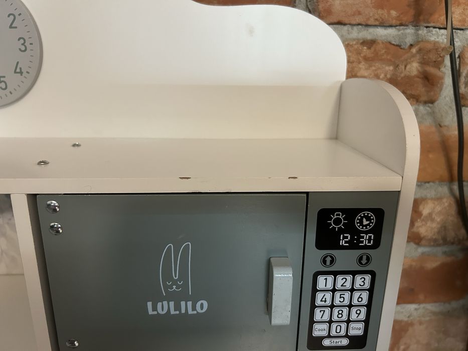 Drewniana kuchnia dla dzieci