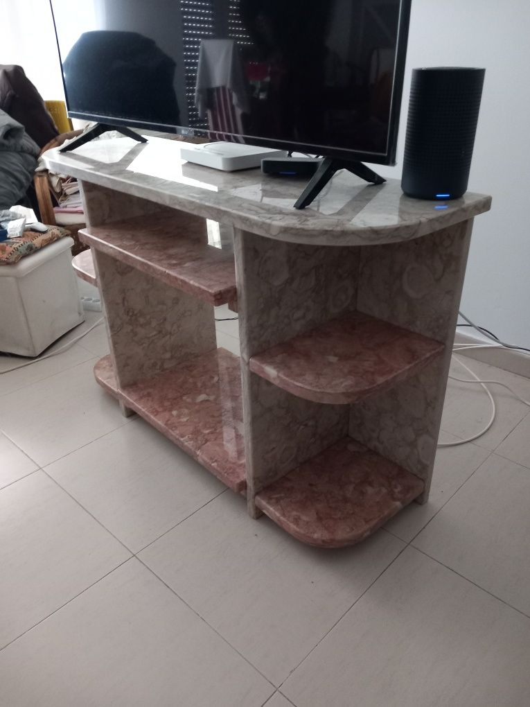 Mesa em mármore para sala ou entrada de casa