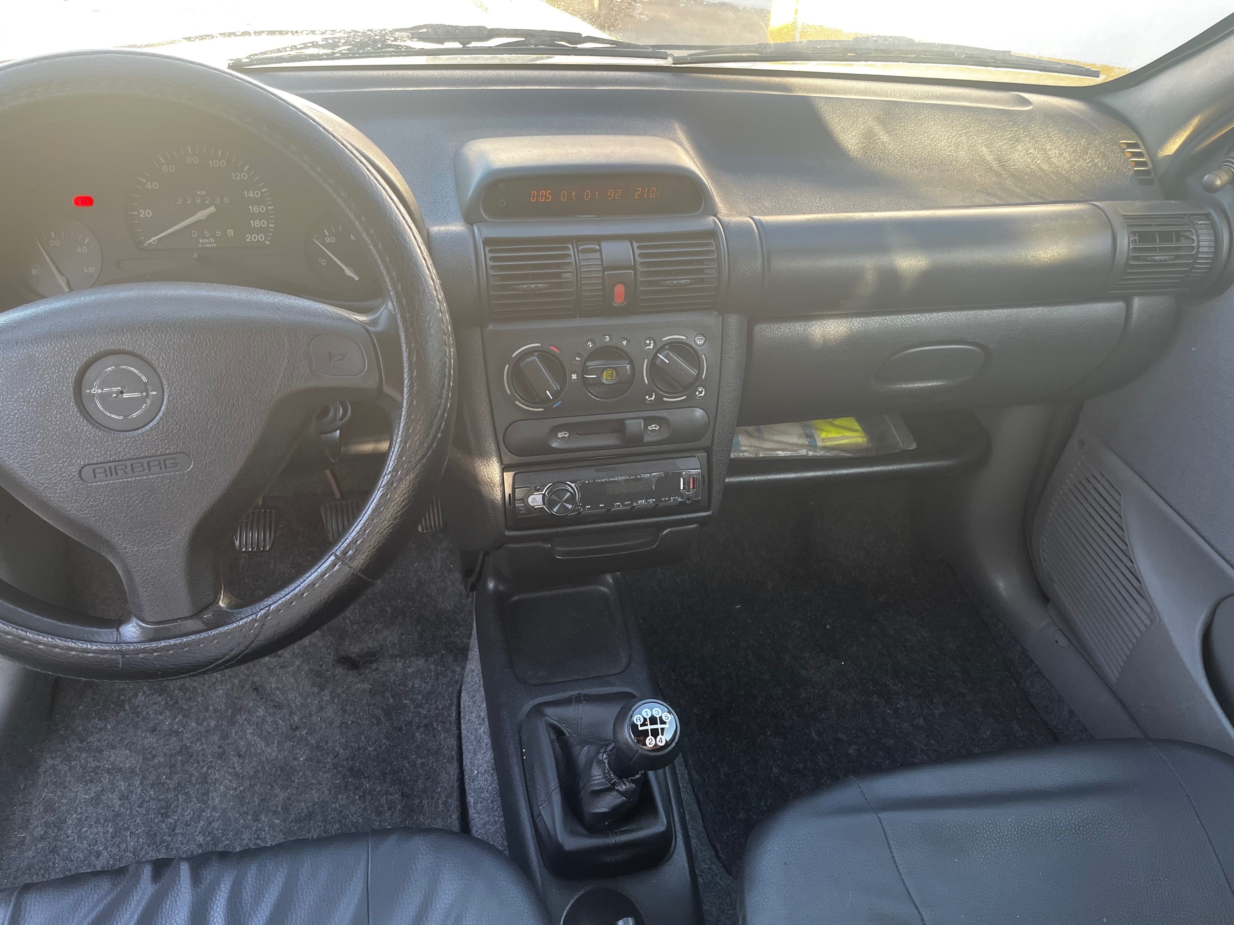 Opel corsa b Isuzu Comercial