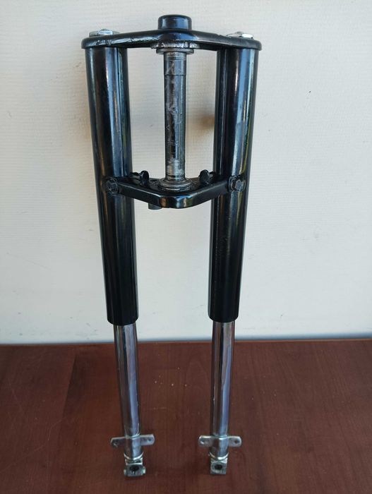 WSK - zawieszenie przód - lagi - po renowacji - 1974. N.A.