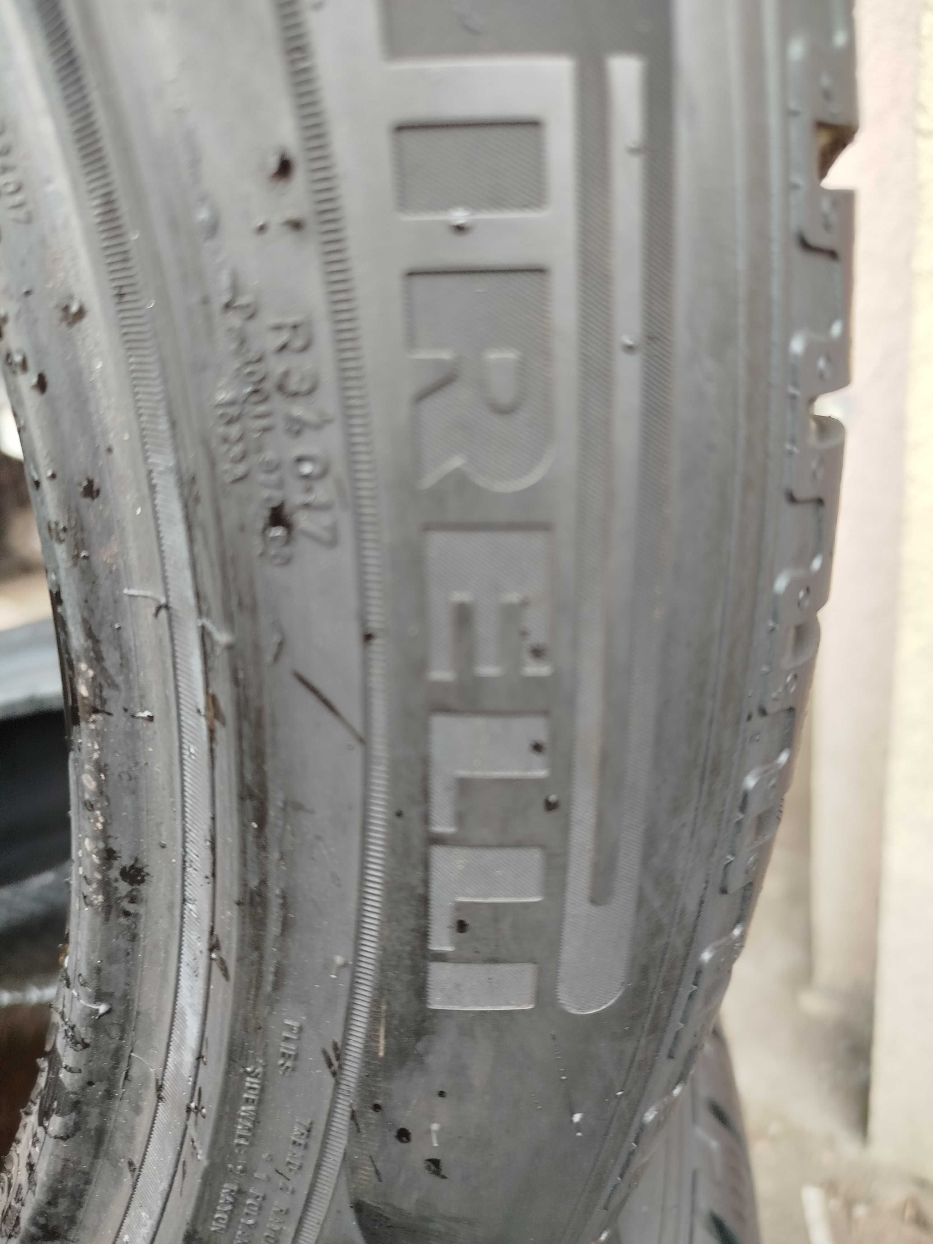 A60# Opony uzywane zimowe 325/35/22" Pirelli