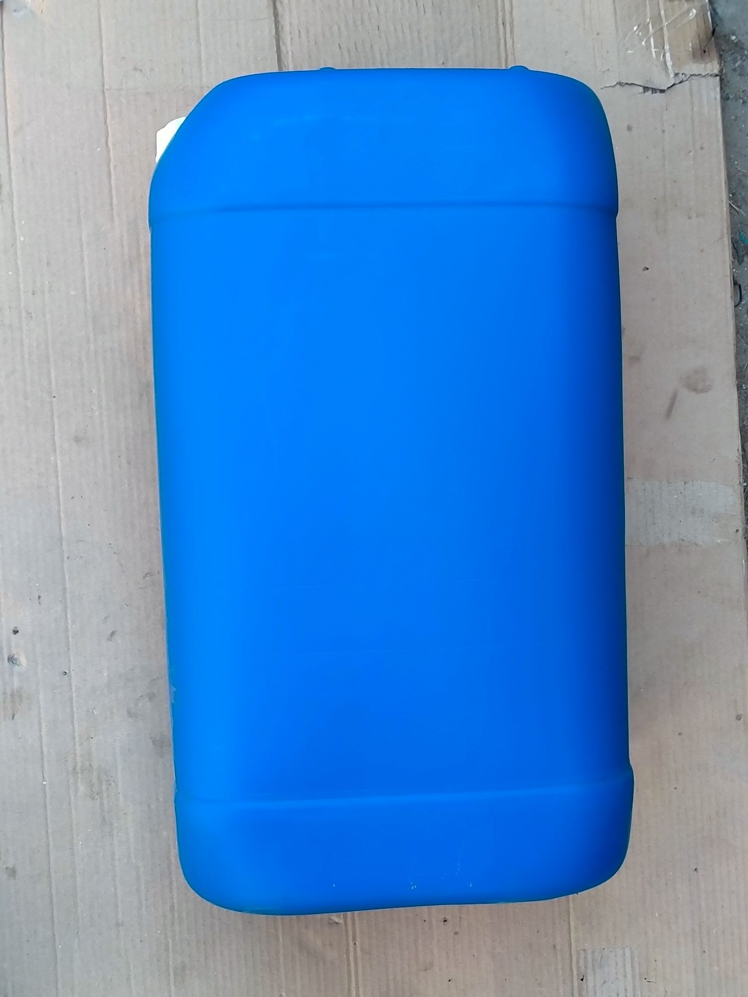 Продам каністри 25л.
