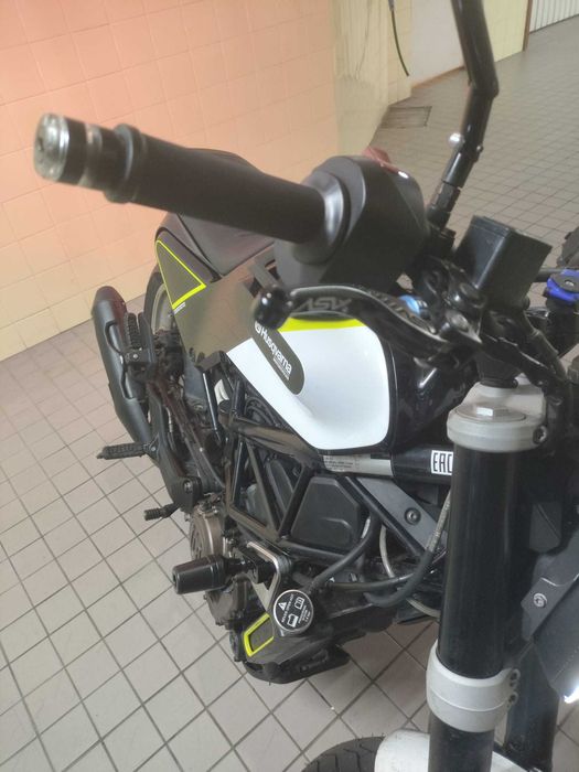 HUSQVARNA Svartpilen 401 UNICA