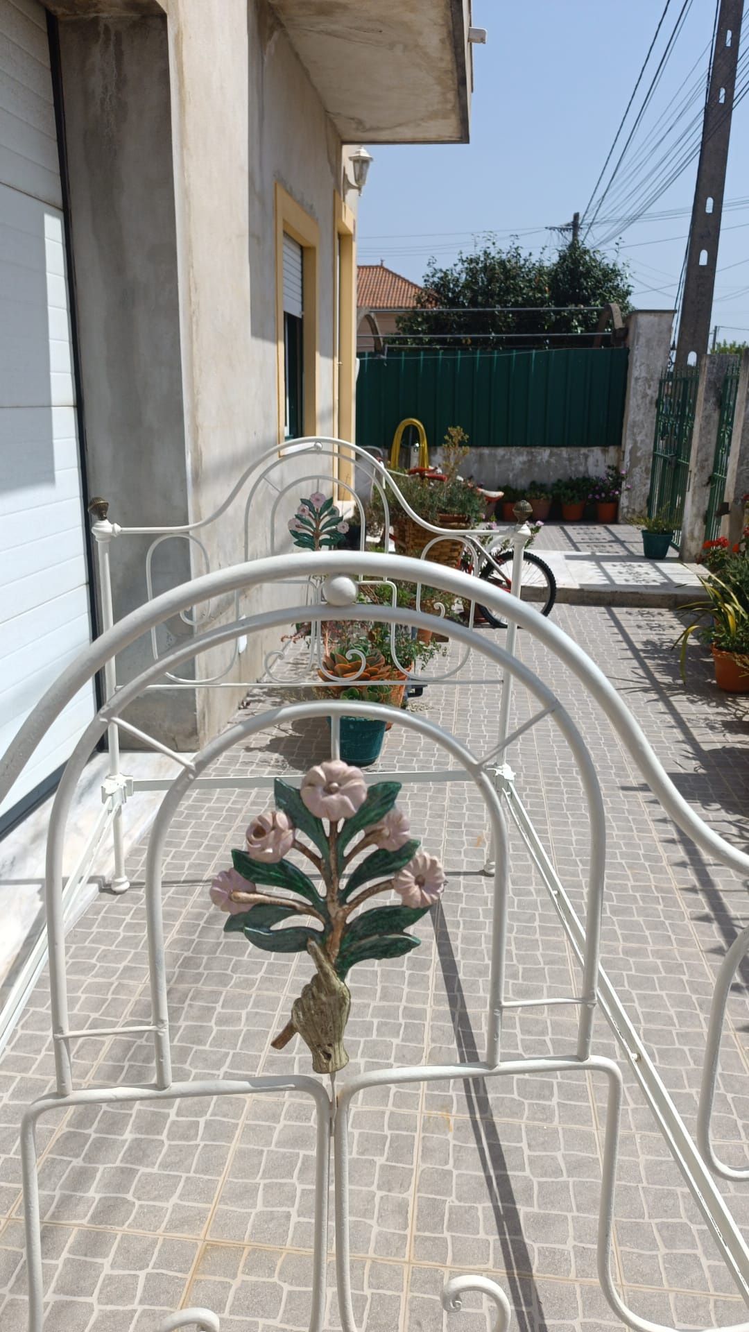 Cama Corpo e Meio em ferro (1x1.85m)