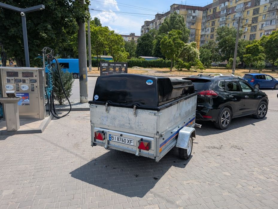 Прицеп автомобильный с крышей