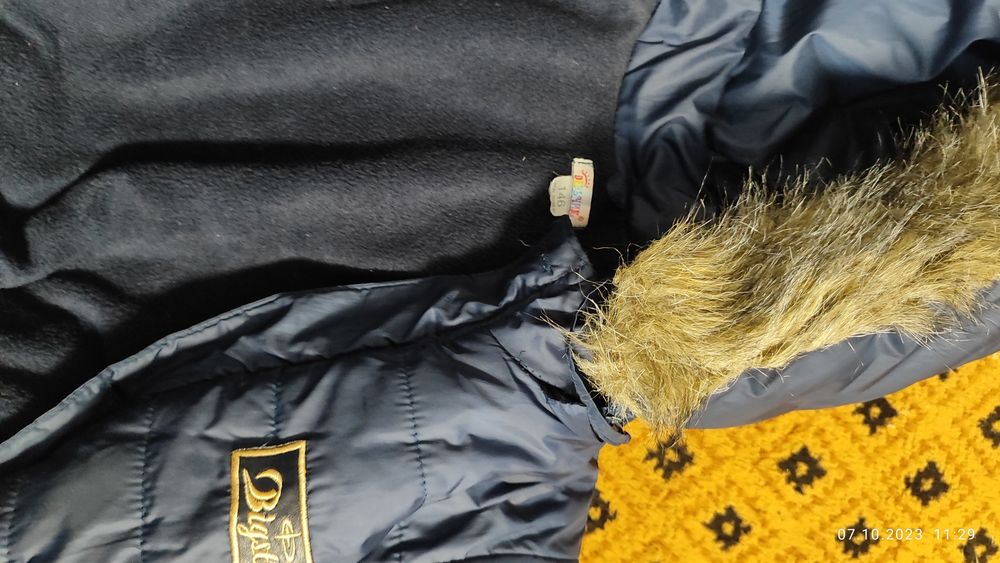 Куртка.  дівчача