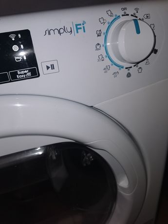 Máquina de secar roupa impecável
