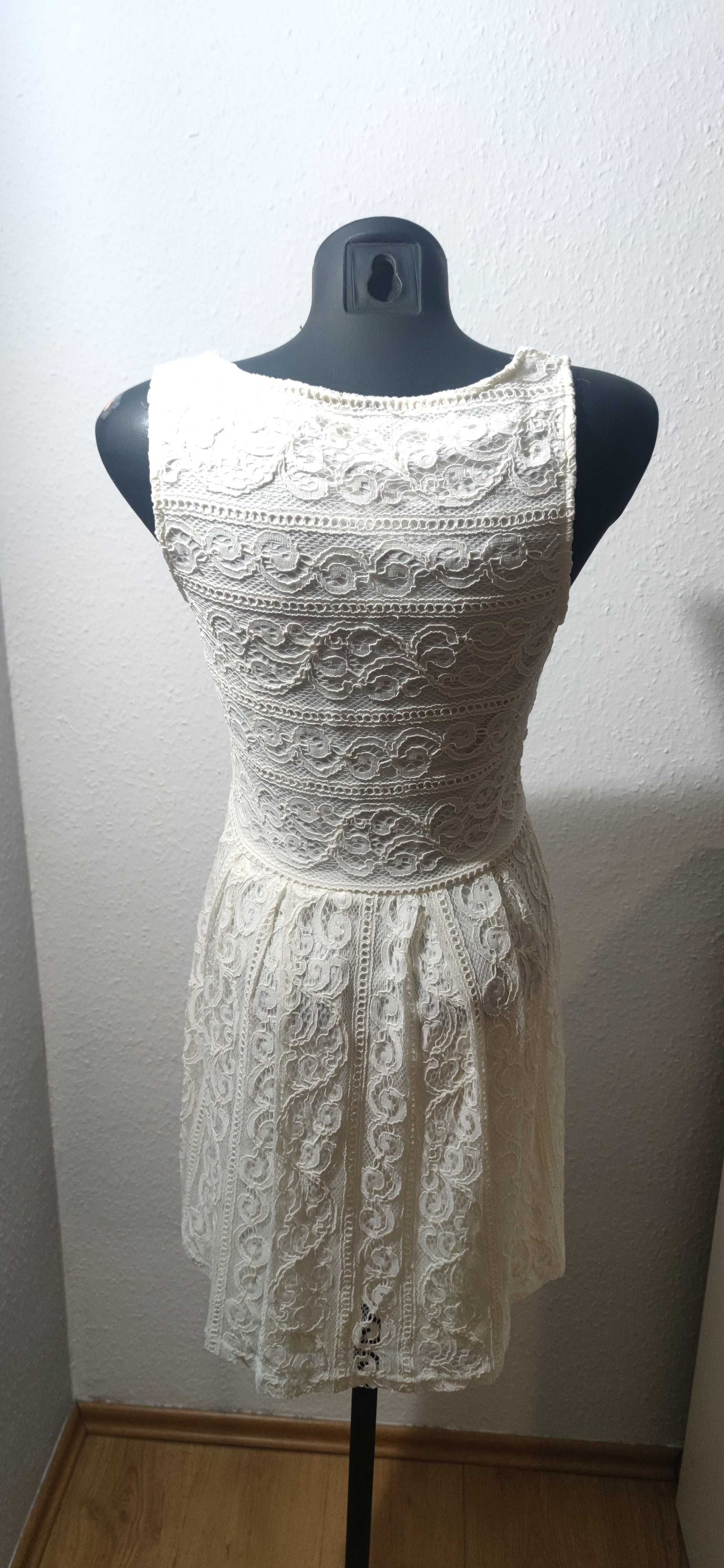 Sukienka biała koronkowa