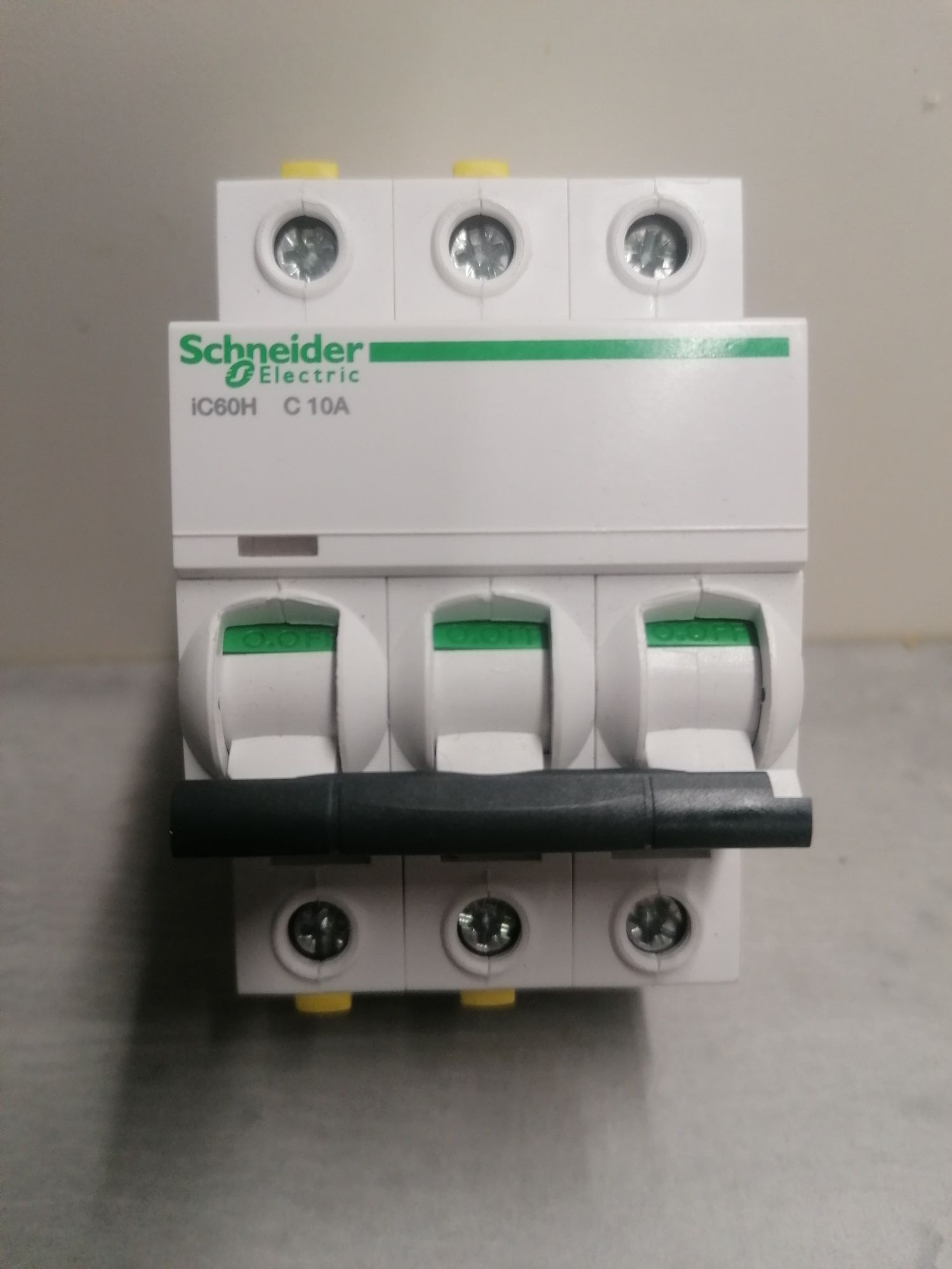 Wyłącznik nadprądowy iC60H 3P C10A Schneider Electric